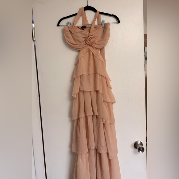 Elegant Peach Layered Dress - Picture 2 of 5